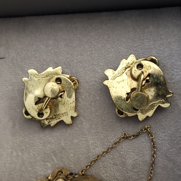 WHITING & DAVIS Bracelet and matching clip on screw bk earrings - Picture 4 of 12